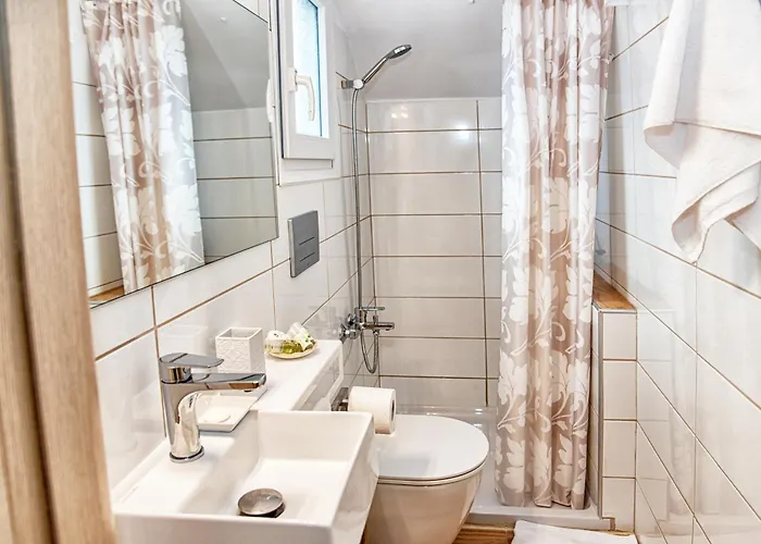 Shell & Pebble *